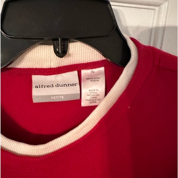 Vintage Alfred Dunner petite medium fleece red winter snow birds sweatshirt. - Picture 3 of 4